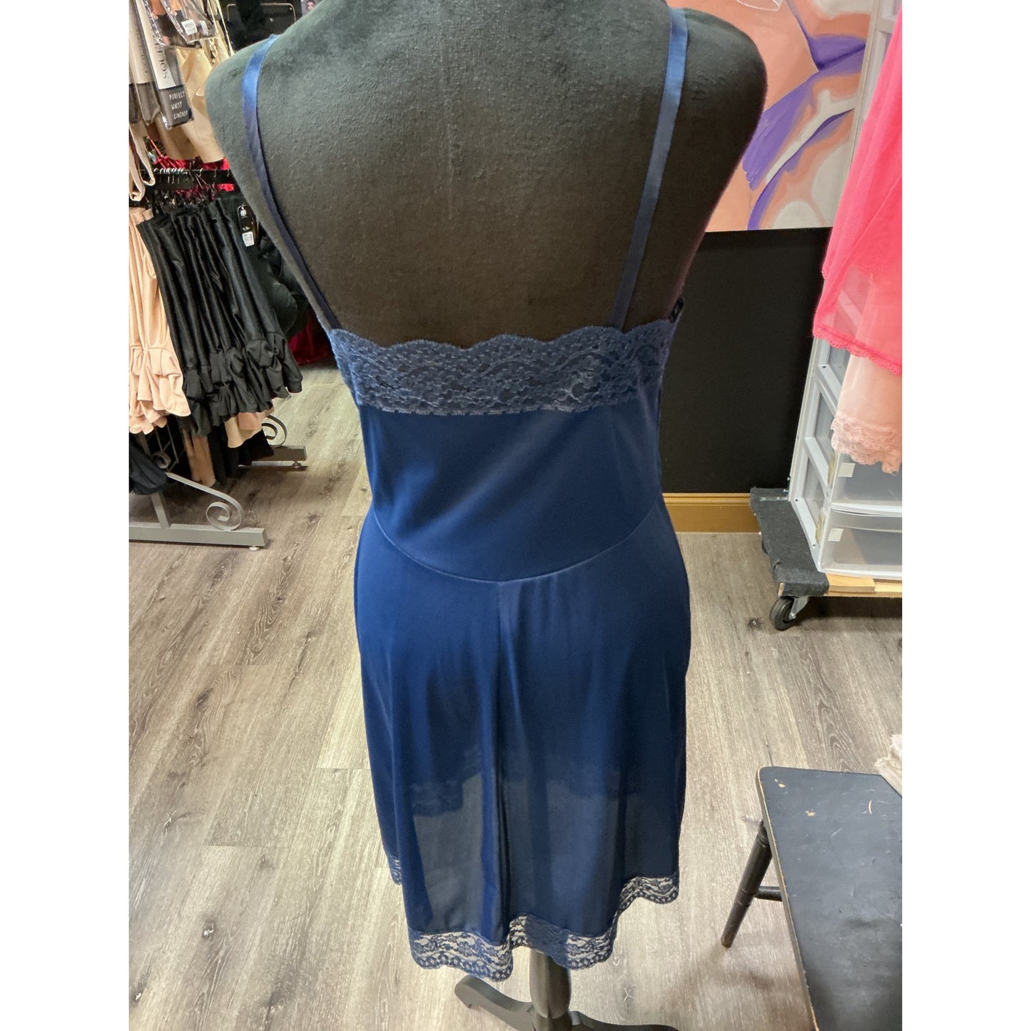 VINTAGE VASSERETTE NAVY BLUE SLIP DRESS (SIZE 34 BUST)