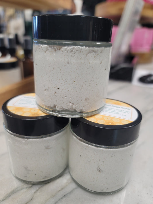 LIFESTYLE WITH KUMANI FOAMING YONI SUGA SCRUB