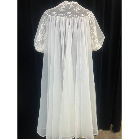 VINTAGE IVORY PUFF SLEEVE VICTORIAN DUSTER: MEDIUM/LARGE