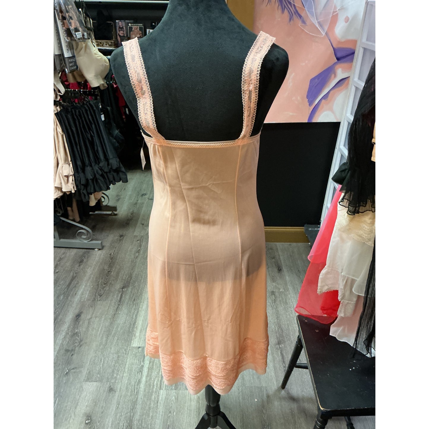 VINTAGE KAYSER PEACH SLIP DRESS (SIZE 34 BUST/SMALL)