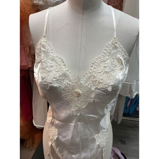 VINTAGE IVORY LACE TEDDY MEDIUM