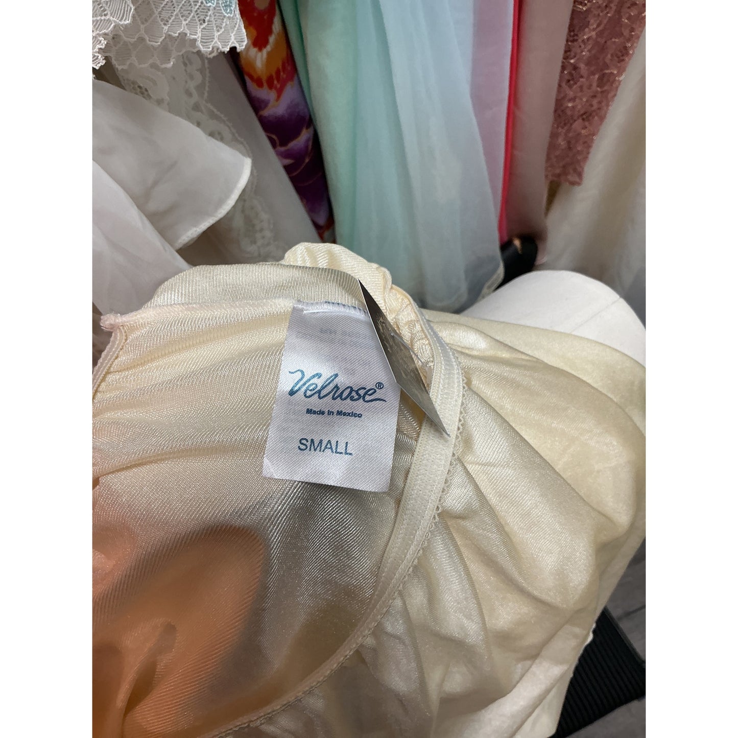 VINTAGE VELROSE PANTALOON IVORY SLIP SHORT (SIZE SMALL)