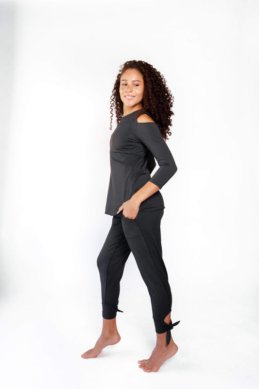 YOGA DEMOCRACY OPEN SHOULDER TOP: JET BLACK
