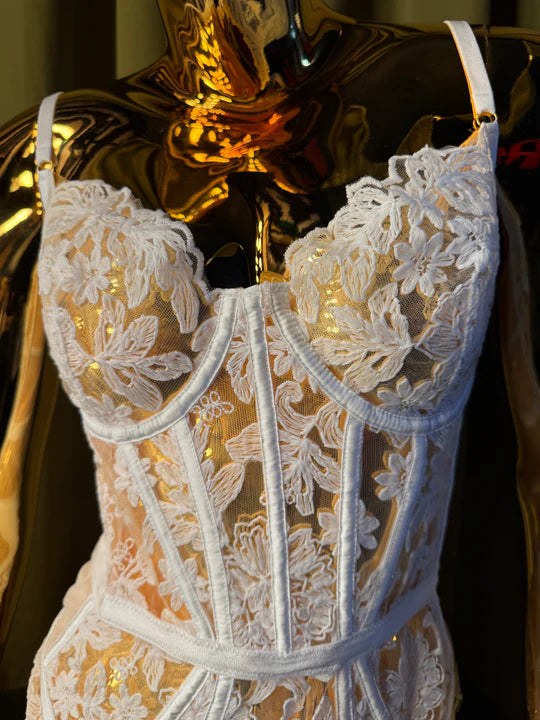 13203 KILO BRAVA EMBROIDERY BODYSUIT: WHITE