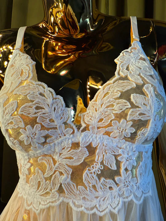 16207 KILO BRAVA EMBROIDERY BABYDOLL: WHITE