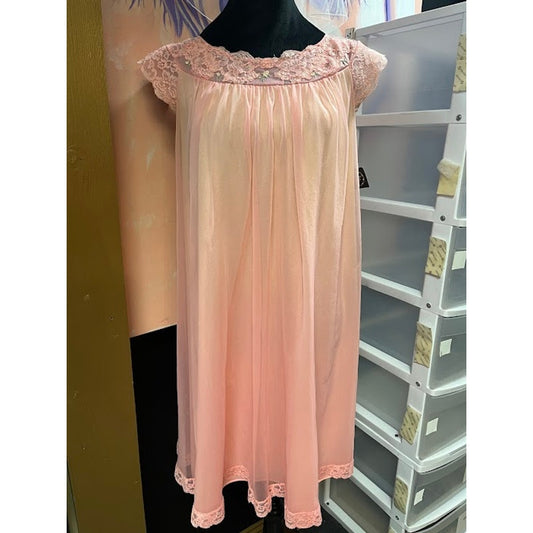 VINTAGE SHADOWLINE PEACH SHORT GOWN (SIZE SMALL)