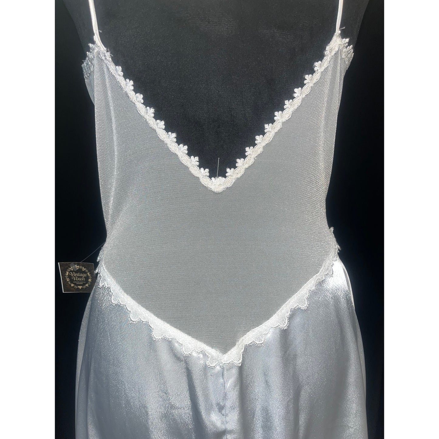 VINTAGE WISTERIA BRIDAL GOWN: MEDIUM