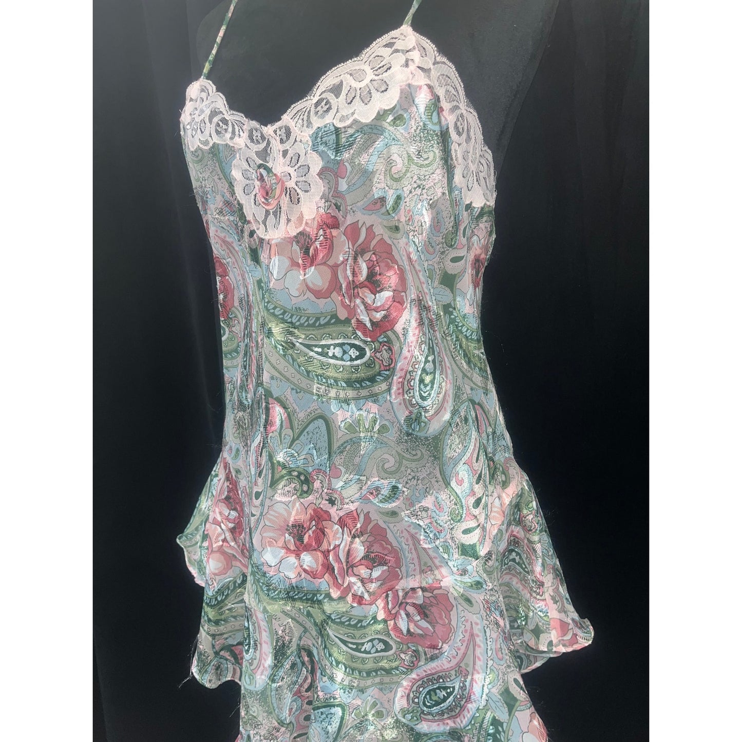 VINTAGE VS FLORAL GOLD LABEL CHEMISE: MEDIUM
