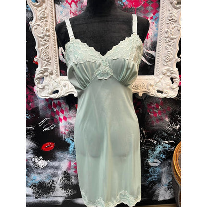 VINTAGE MOVIE STAR SEAFOAM GREEN SLIP DRESS (SIZE 34 BUST)