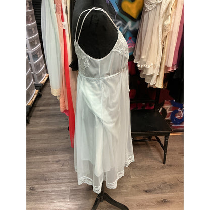 VINTAGE VANITY FAIR LIGHT BLUE SLIP DRESS (SIZE 32 BUST)