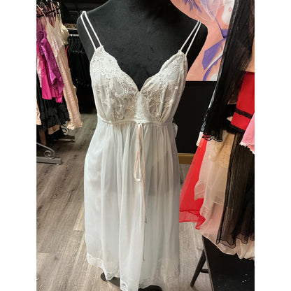 VINTAGE VANITY FAIR LIGHT BLUE SLIP DRESS (SIZE 32 BUST)