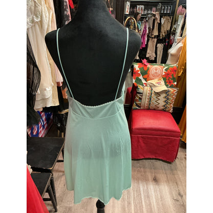 VINTAGE ARISOCRAFT GREEN LACE SLIP DRESS (SIZE MEDIUM)