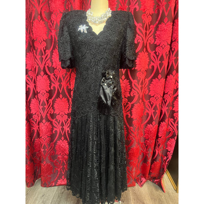 VINTAGE BEADED BLACK LAWRENCE KAZAR DRESS: LARGE