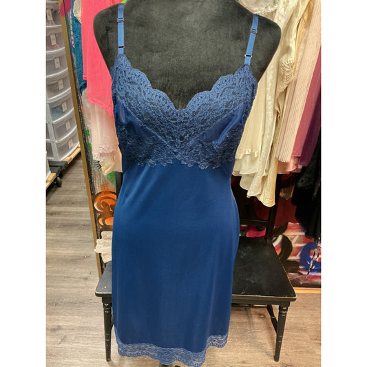 VINTAGE VASSERETTE NAVY BLUE SLIP DRESS (SIZE 34 BUST)