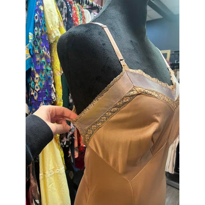 VINTAGE HENSON BROWN SLIP (SMALL)