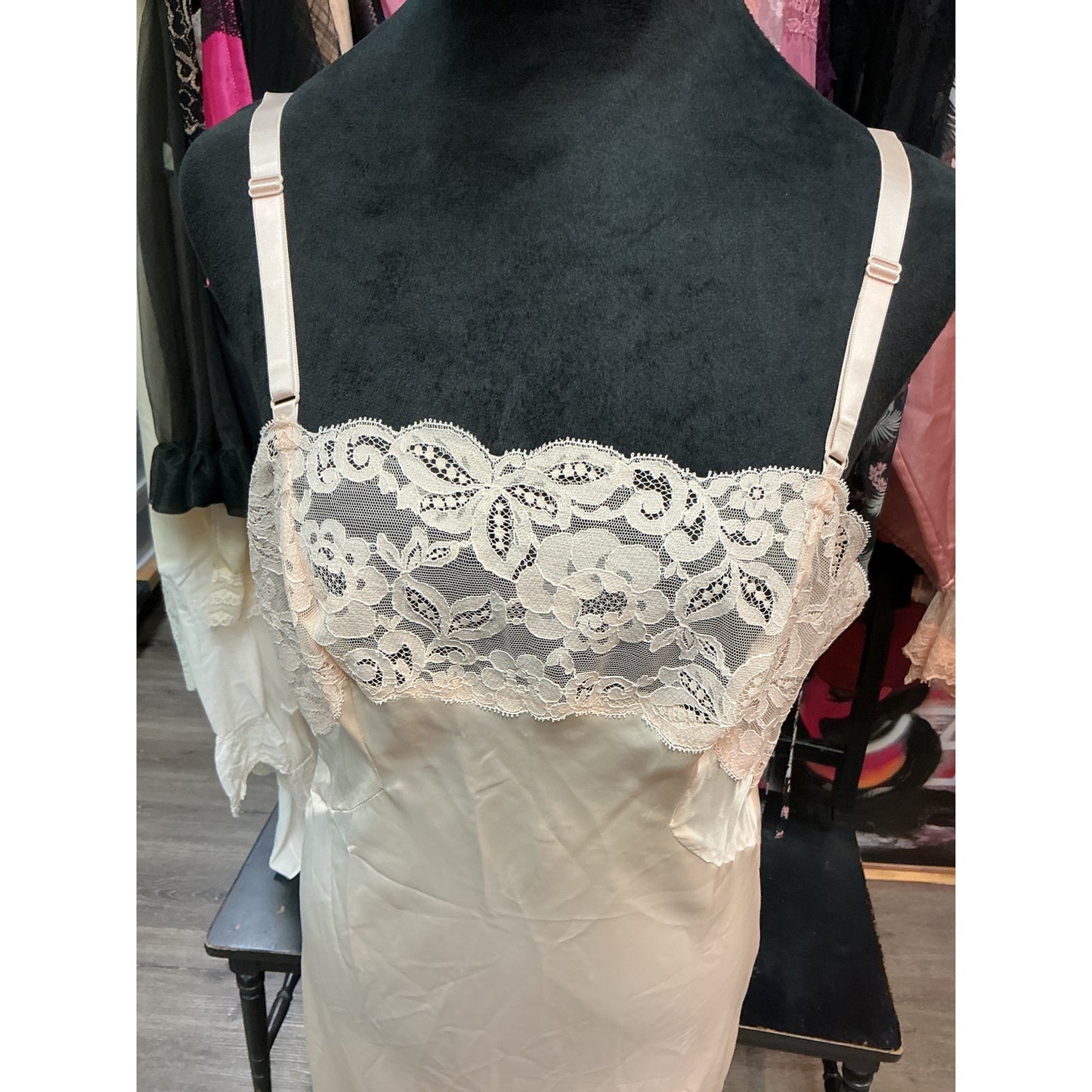 VINTAGE OLGA PEACH SLIP DRESS (SIZE 36 BUST)