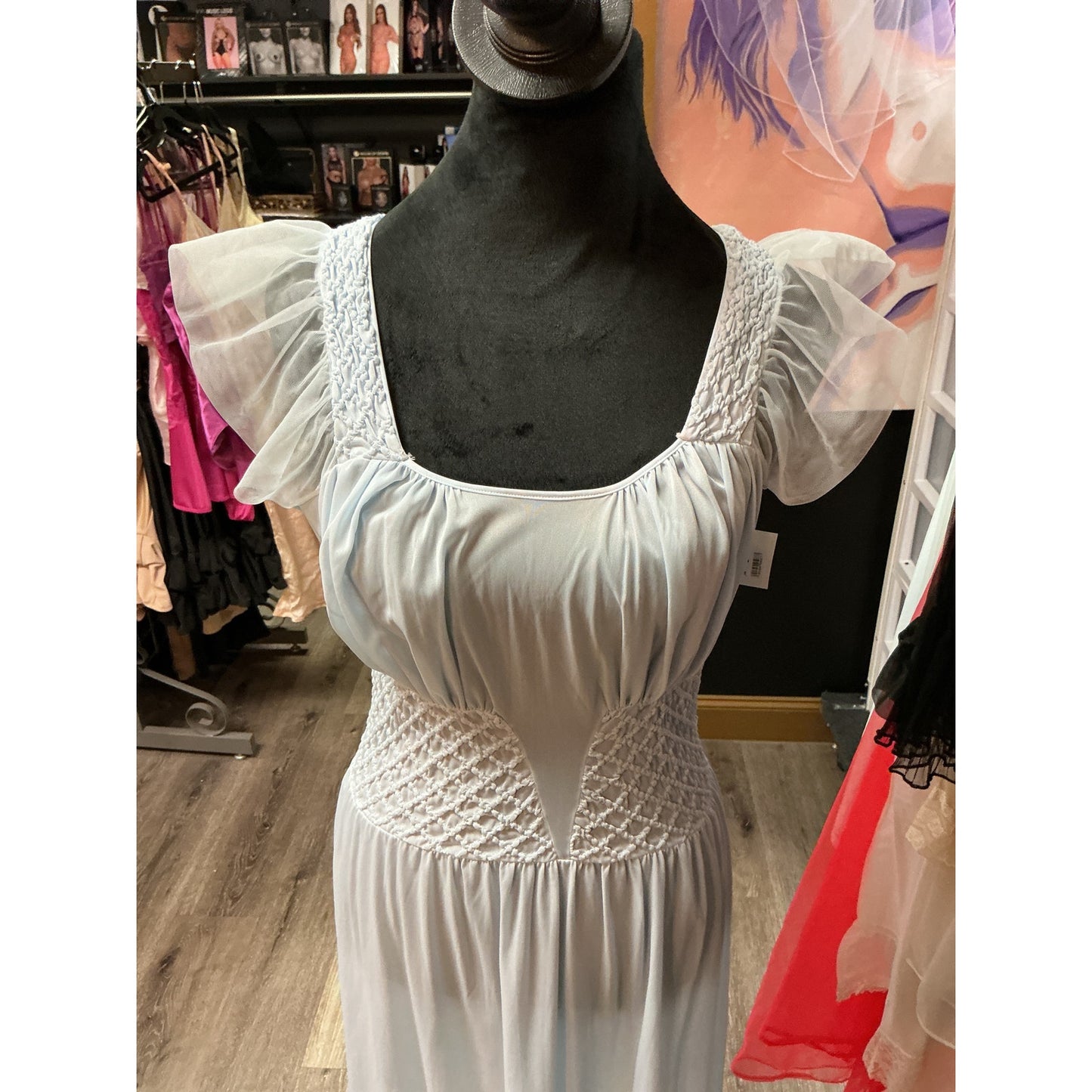 VINTAGE LIGHT BLUE FULL LENTH SLIP DRESS (SIZE S/M)