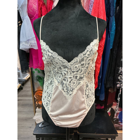 VINTAGE PINK LACE TEDDY