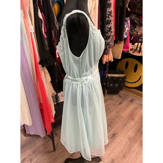 VINTAGE VANITY FAIR LIGHT BLUE SLIP DRESS (SIZE 38 BUST)