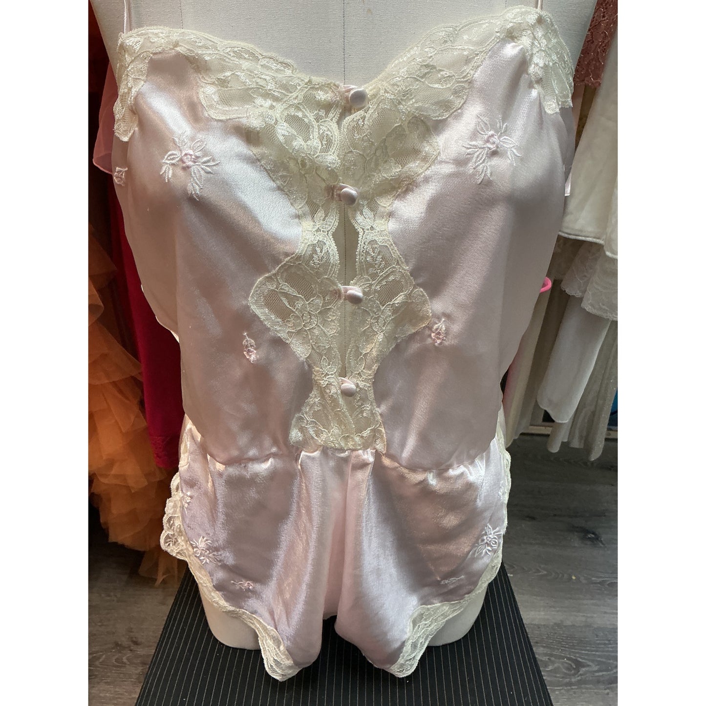 VINTAGE BABY PINK BUTTON UP TEDDY (MEDIUM)