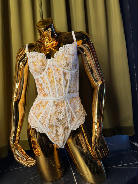 13203 KILO BRAVA EMBROIDERY BODYSUIT: WHITE