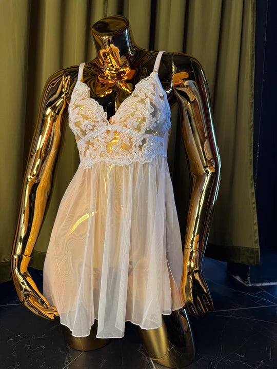 16207 KILO BRAVA EMBROIDERY BABYDOLL: WHITE