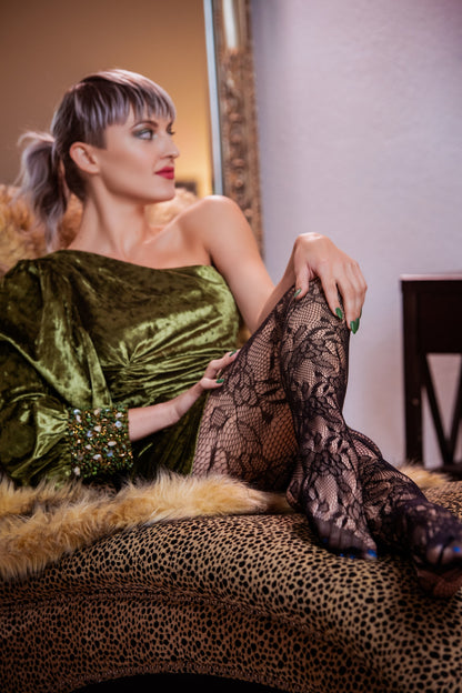 KIX'IES FLOWER FISHNET BLACK TIGHTS
