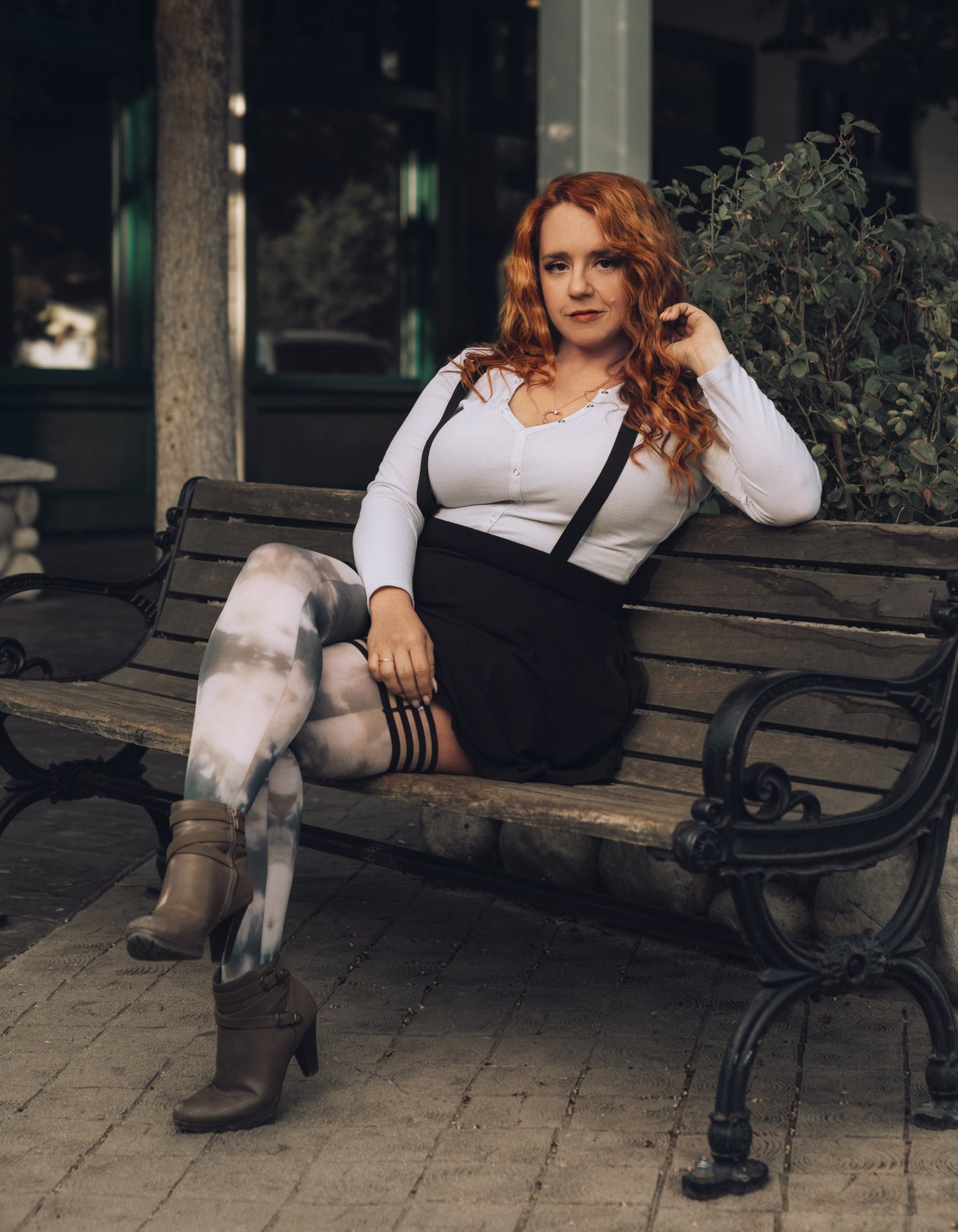 KIX'IES MACKENZIE BLACK & WHITE TIE DYE THIGH HIGHS