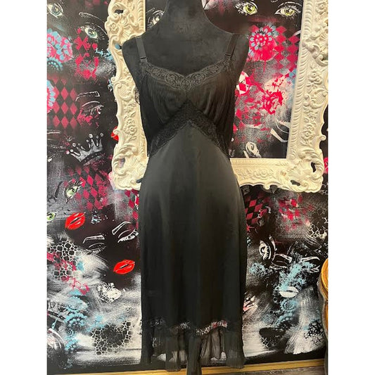 VINTAGE HARVY WOODS BLACK SLIP DRESS (SIZE 34 BUST)