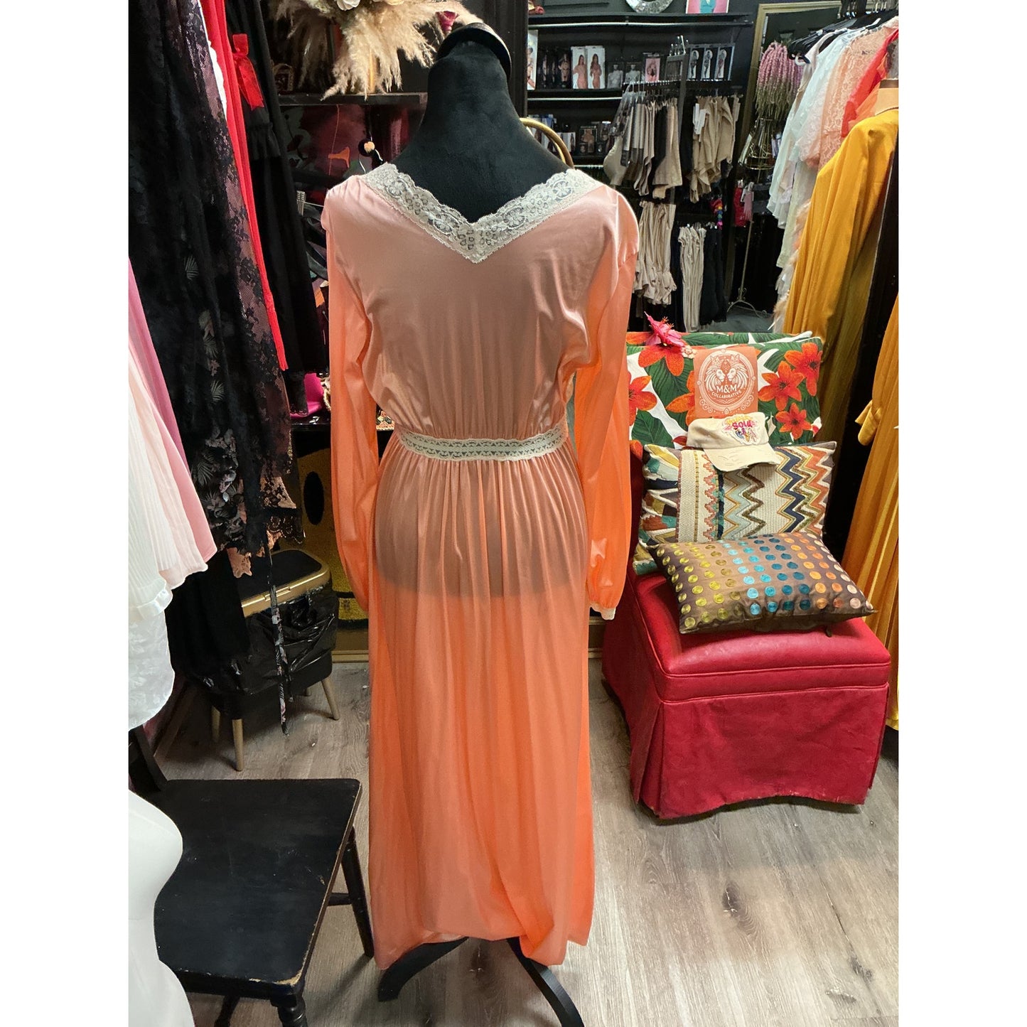 VINTAGE MISS ELAINE TANGERINE DRESSING GOWN (SIZE M/L)