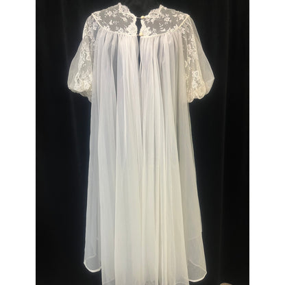 VINTAGE IVORY PUFF SLEEVE VICTORIAN DUSTER: MEDIUM/LARGE