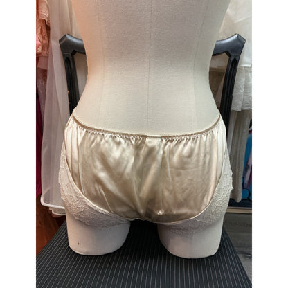 VINTAGE AUTOGRAPH CREAM SATIN & LACE PANTIES (SIZE 10)