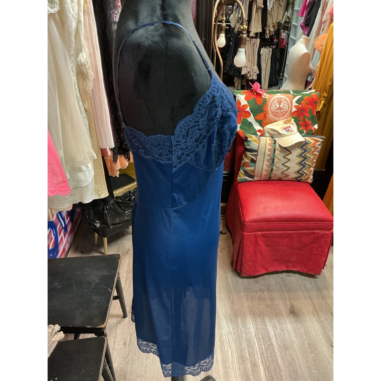 VINTAGE VASSERETTE NAVY BLUE SLIP DRESS (SIZE 34 BUST)