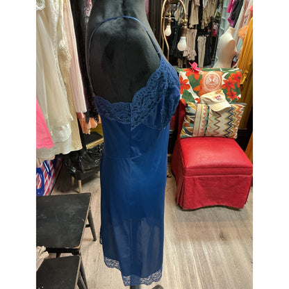 VINTAGE VASSERETTE NAVY BLUE SLIP DRESS (SIZE 34 BUST)
