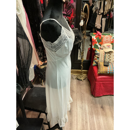 VINTAGE WHITE VAN RAALTE SLIP DRESS (SMALL 32 BUST)