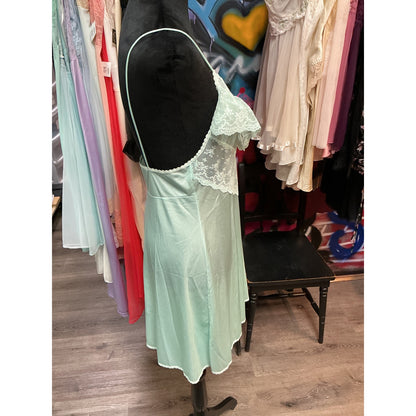 VINTAGE ARISOCRAFT GREEN LACE SLIP DRESS (SIZE MEDIUM)
