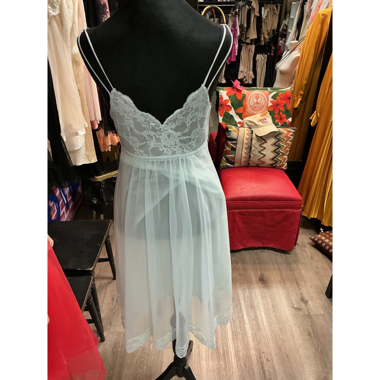 VINTAGE VANITY FAIR LIGHT BLUE SLIP DRESS (SIZE 32 BUST)