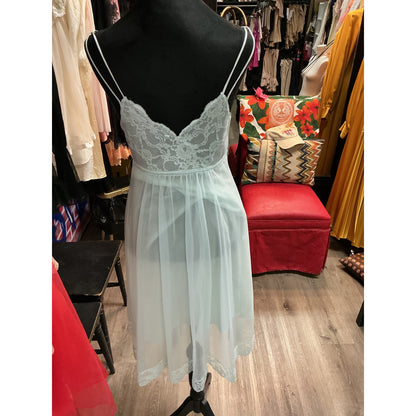 VINTAGE VANITY FAIR LIGHT BLUE SLIP DRESS (SIZE 32 BUST)