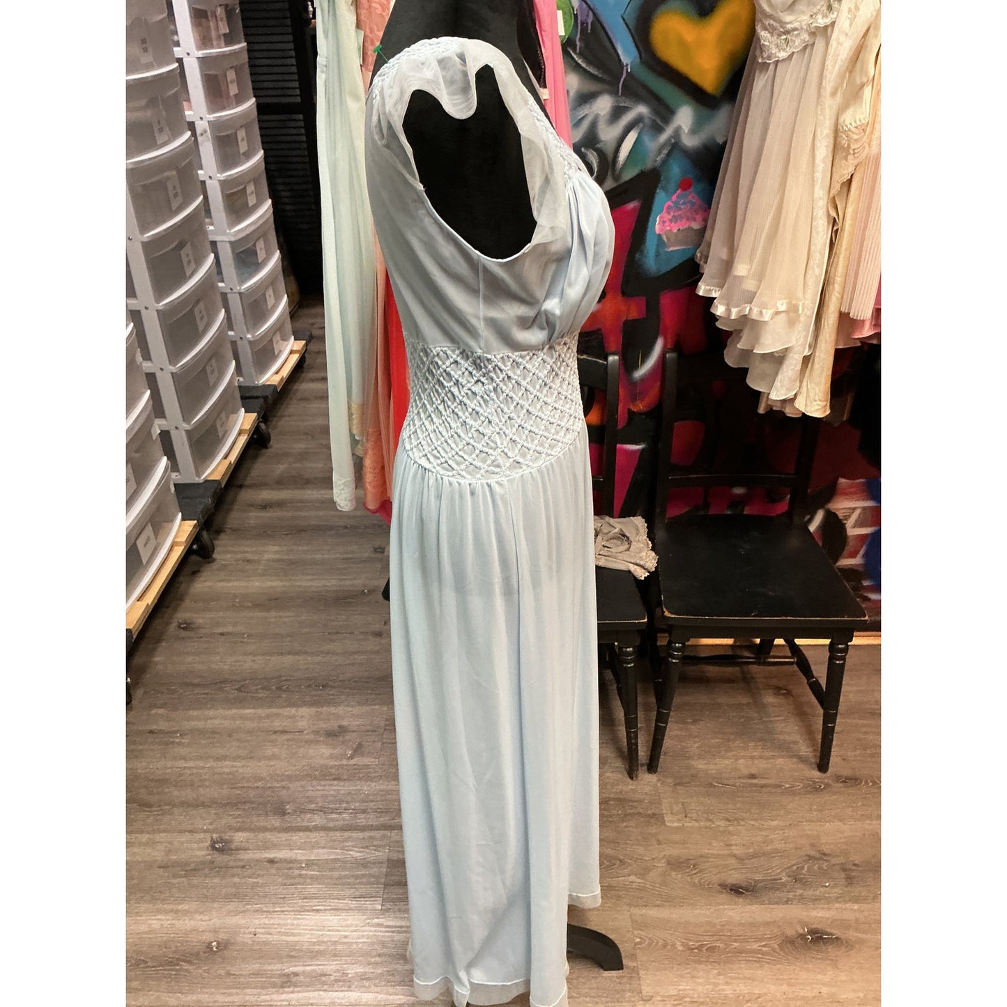 VINTAGE LIGHT BLUE FULL LENTH SLIP DRESS (SIZE S/M)